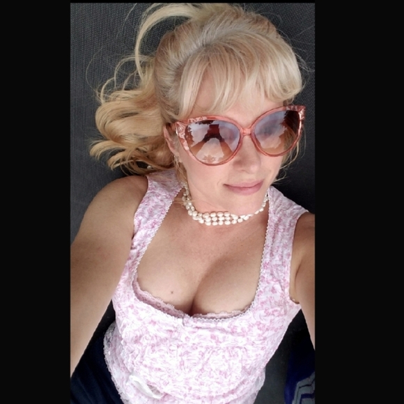 Meet your Posher, Prudence - Picture 5 of 7